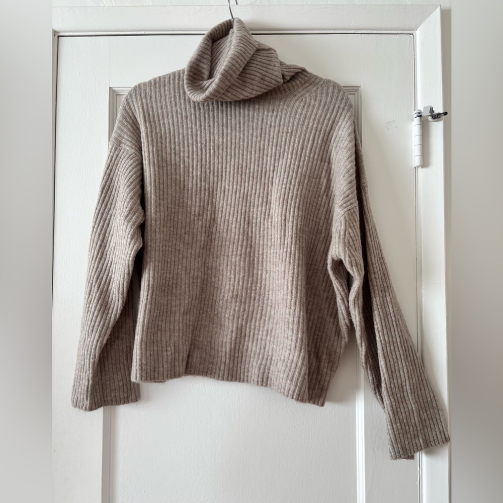 Cozy Ribbed Knit Sweater - Tan